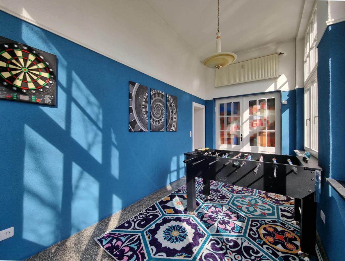 Charysma - Jugendstil Trifft Moderne, Schlafzimmer Mit Smart-Tv, Tischfussball, Darts, Parkplatz Hamelin Bagian luar foto
